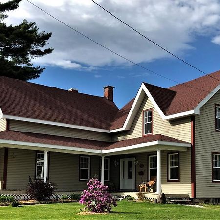 Couette & Cafe Pont Rouge Estrie Bed & Breakfast Coaticook Exterior photo