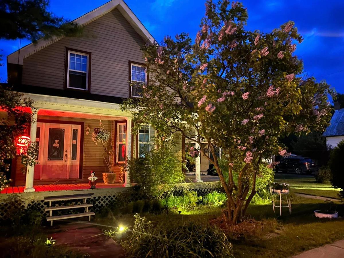 Couette & Cafe Pont Rouge Estrie Bed & Breakfast Coaticook Exterior photo